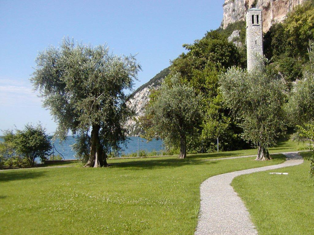 Torre Degli Ulivi Panzió Tignale Kültér fotó